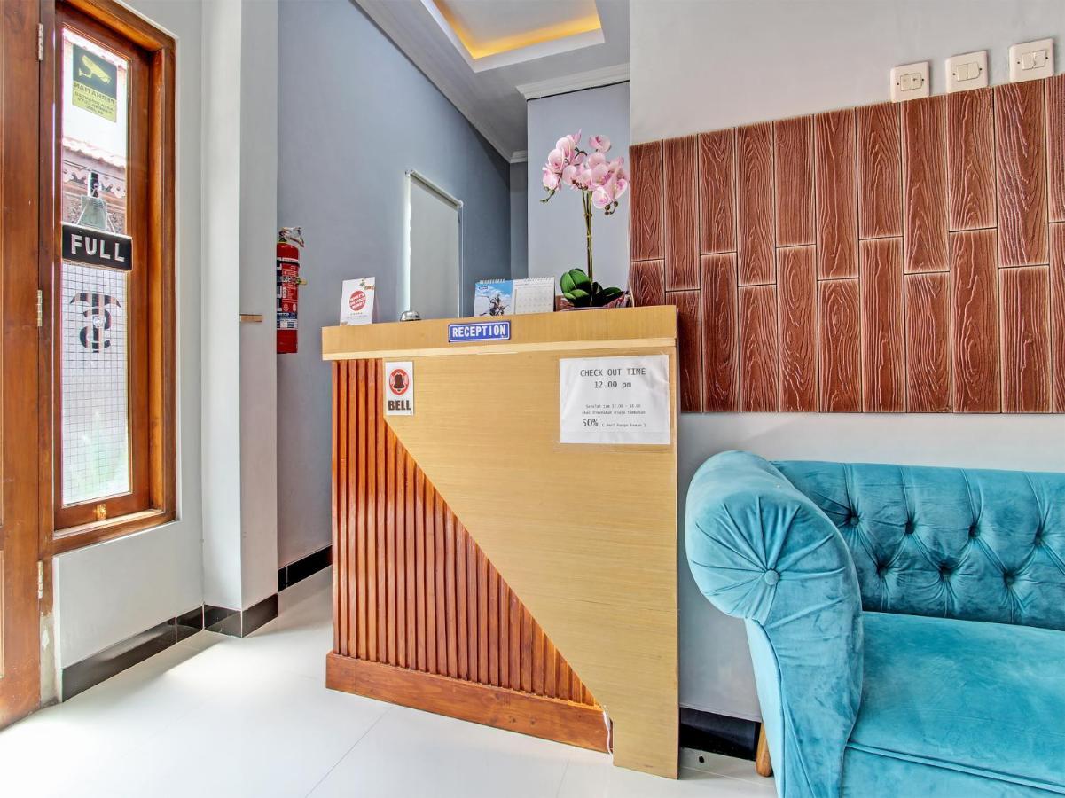 Oyo 91686 Triple S Hotel Malioboro Yogyakarta Exterior photo