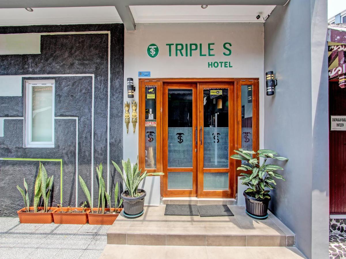 Oyo 91686 Triple S Hotel Malioboro Yogyakarta Exterior photo
