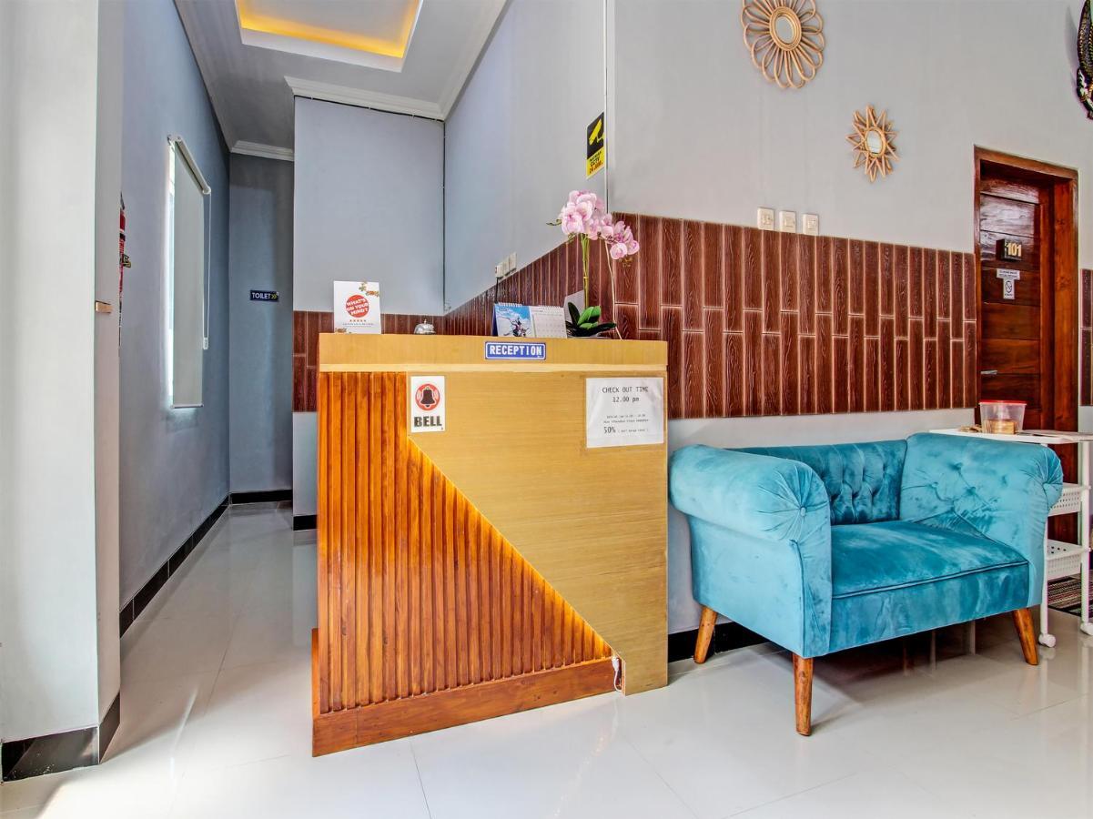 Oyo 91686 Triple S Hotel Malioboro Yogyakarta Exterior photo